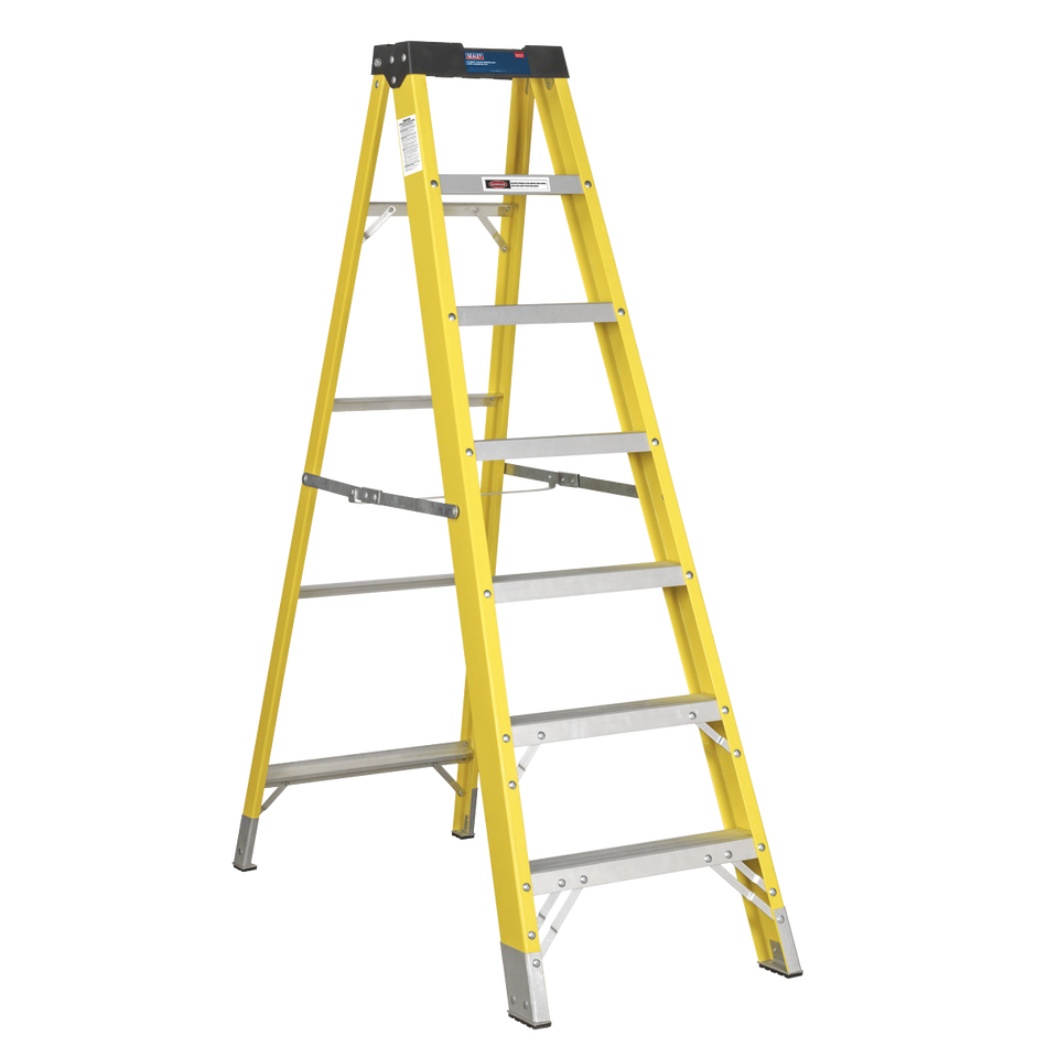 FSL7 Fibreglass Step Ladder 6-Tread - EN 131