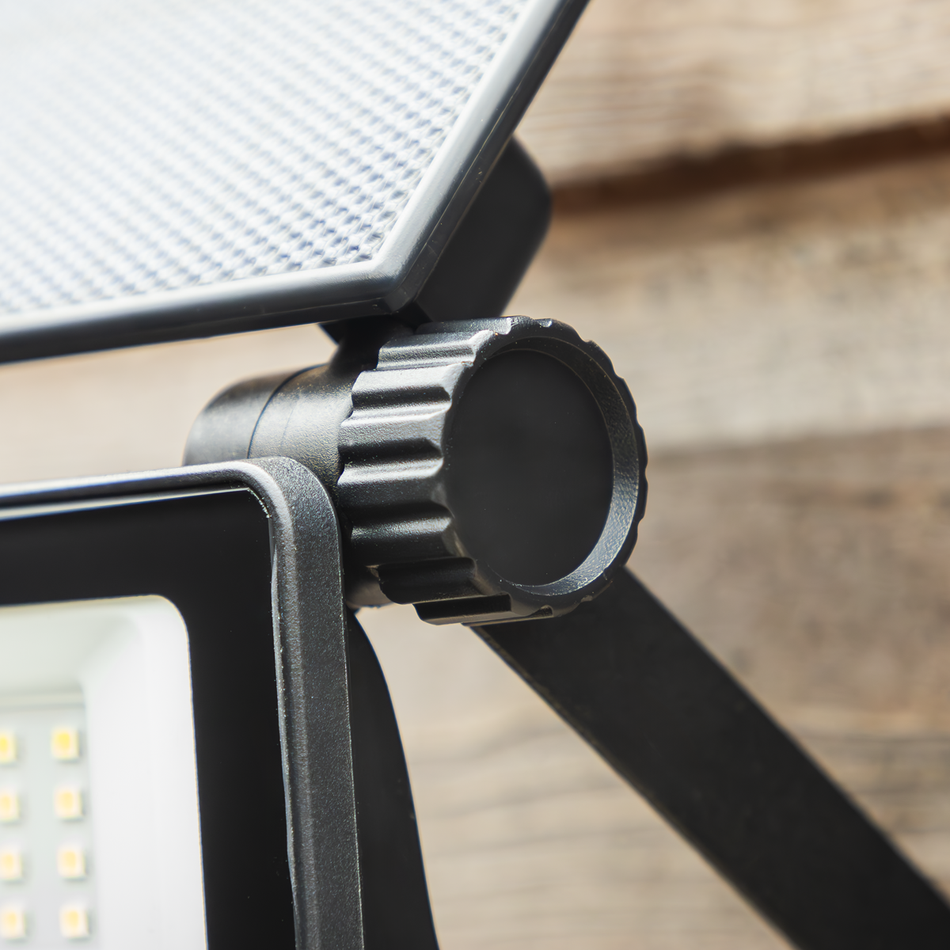 LED20S Extra-Slim Solar Floodlight with Wall Bracket 20W SMD LED