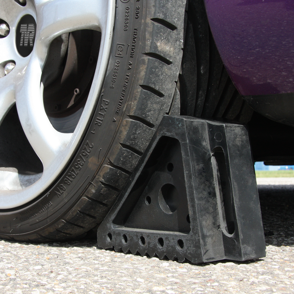 WC01 Rubber Wheel Chocks - Pair
